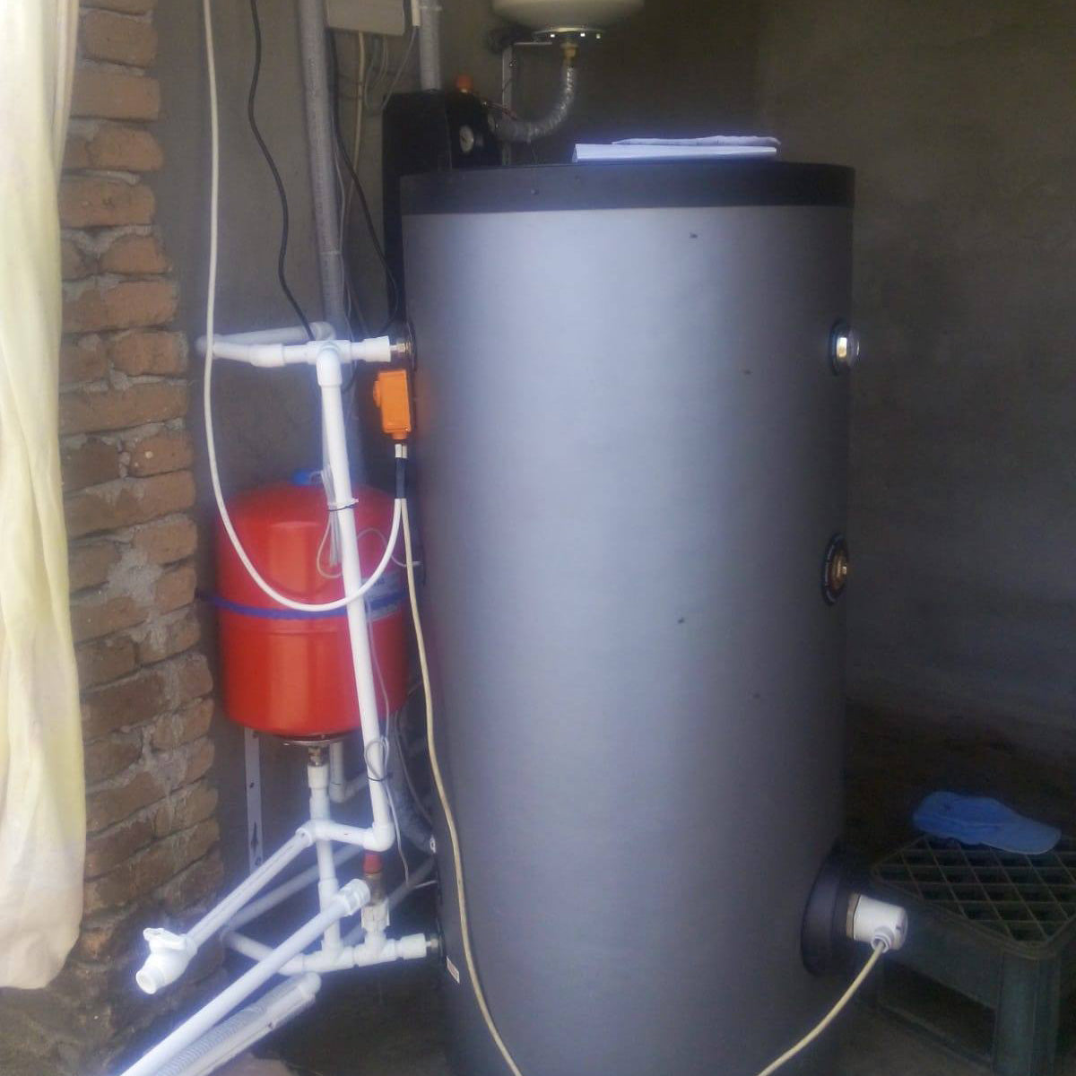 Panou Solar 4 Anotimpuri 1Energy, boiler 300 litri, 40 tuburi vidate